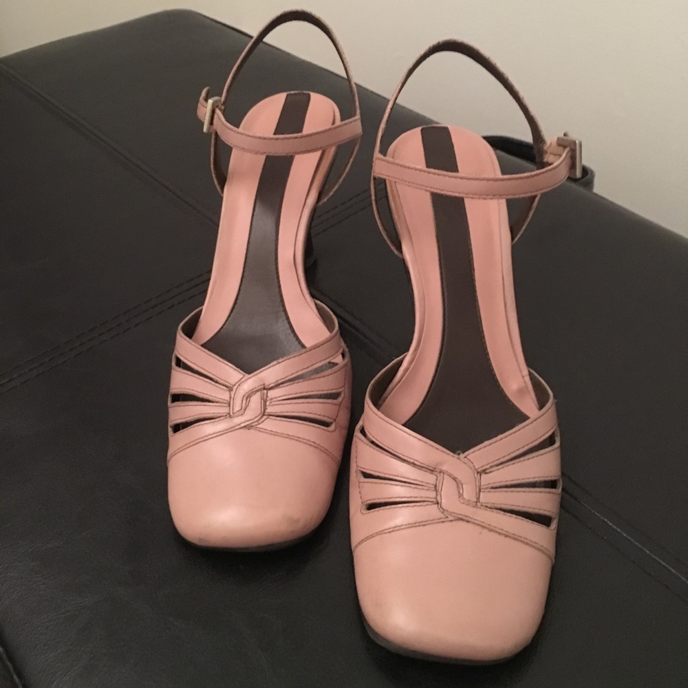 NINE WEST LT PINK LEATHER HEELS